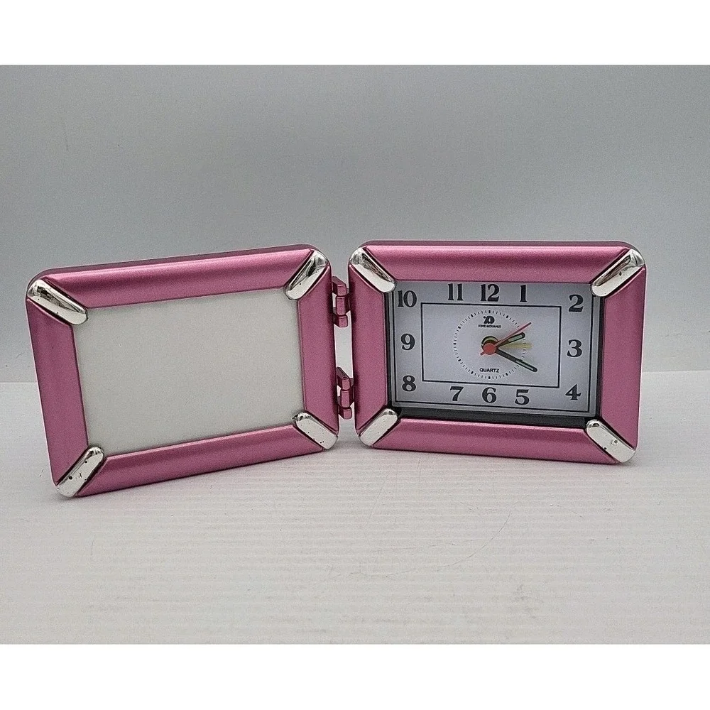 Clock with picture frame pink